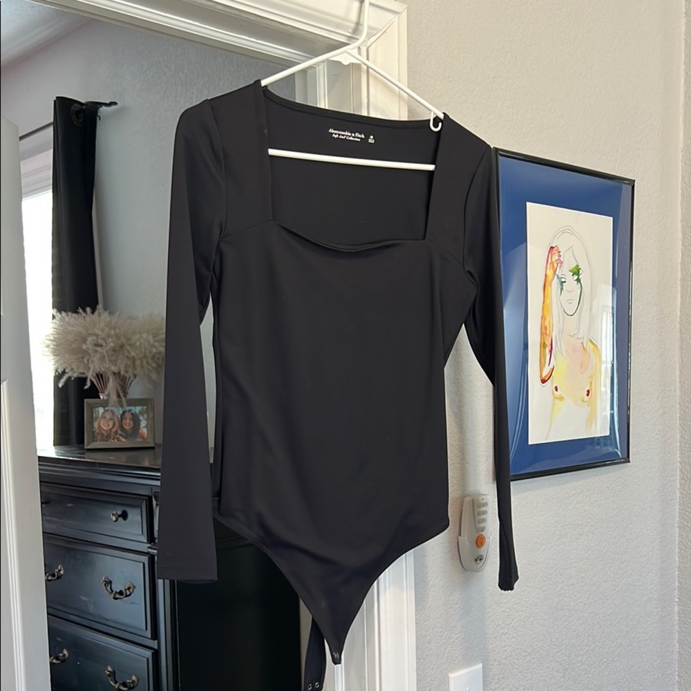 Abercrombie & Fitch - Elegant Black Long Sleeve Bodysuit